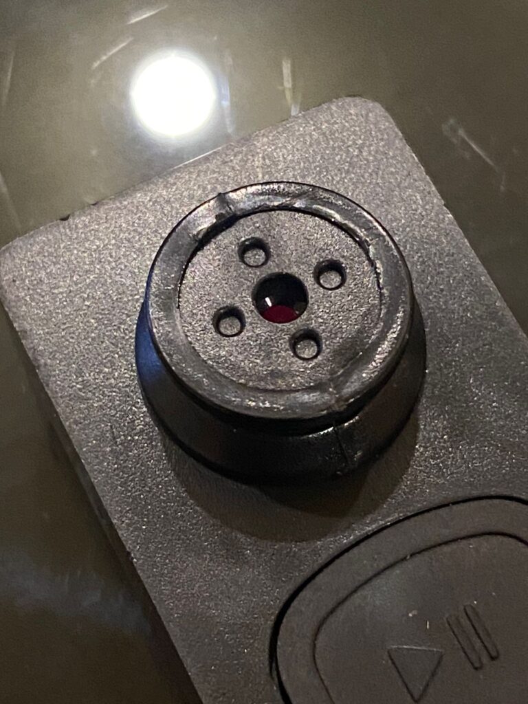 Mini Cámara Tipo Botón – Video + Audio