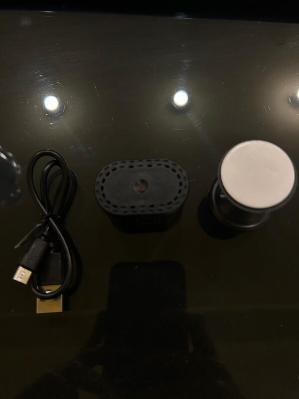 Mini Cámara Inalámbrica WiFi con Soporte (1080p)